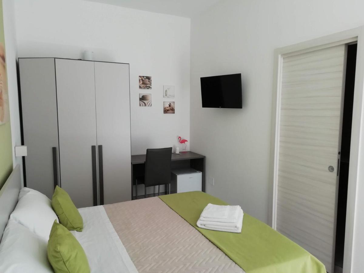 Flamingo Rooms Маргерита-ді-Савоя Екстер'єр фото