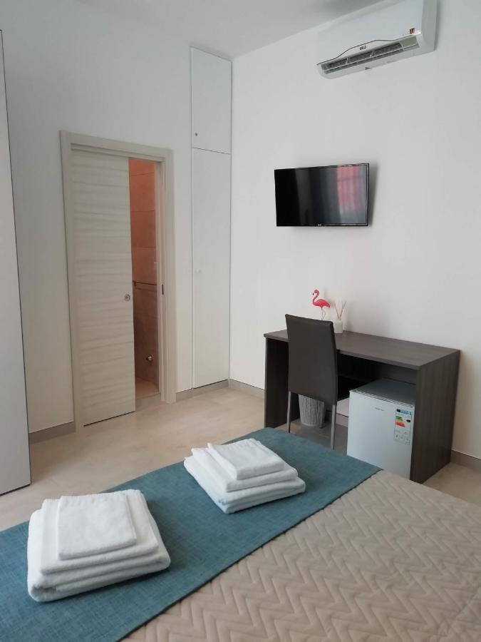 Flamingo Rooms Маргерита-ді-Савоя Екстер'єр фото